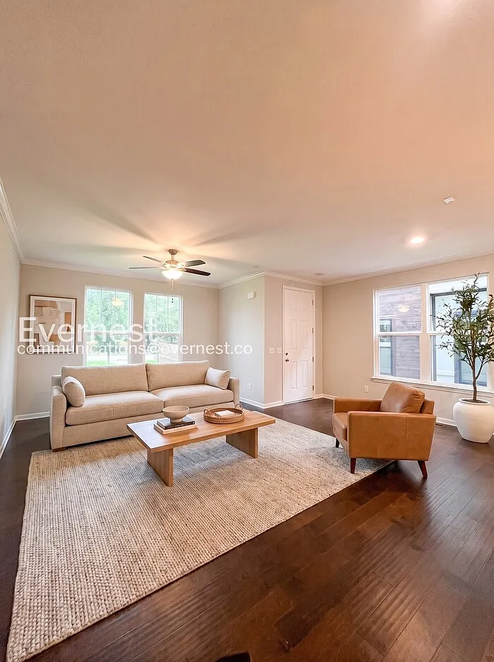4 bed, 3.0 bath, 2452 sqft, $3,495 — Photo 2