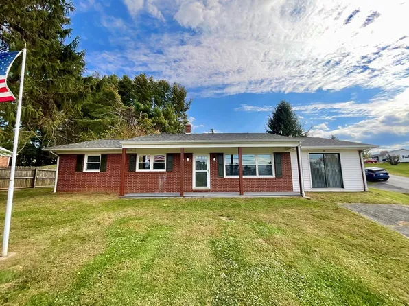 25 Midway Hts, Galax, VA 24333