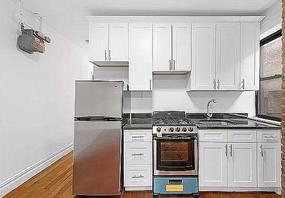 5th image of 214 E 82nd St APT 28