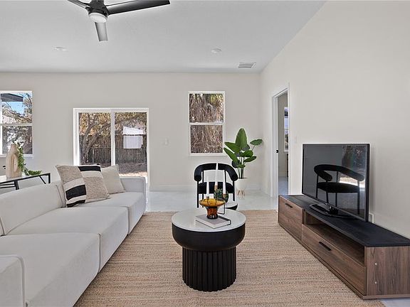 3rd image of 1531 OAK LANE