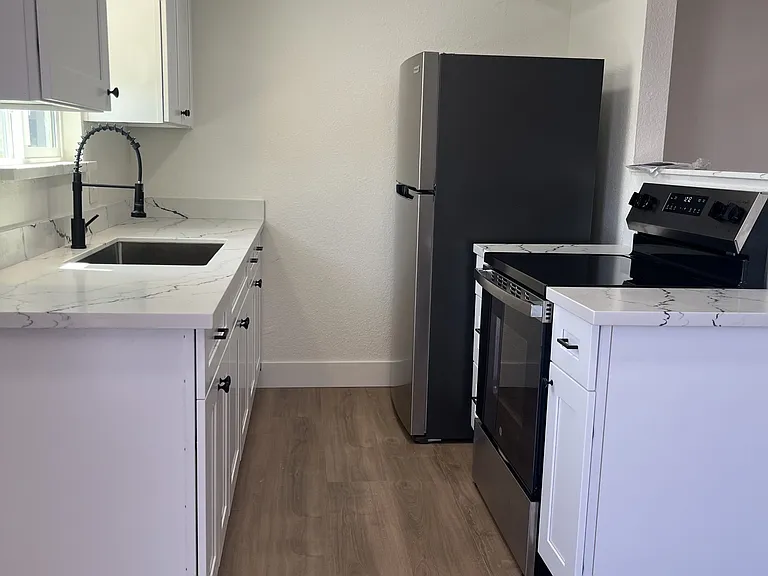668 Clark Ave — Photo 4
