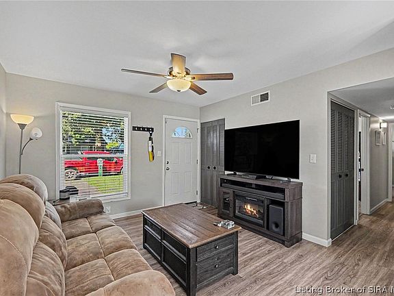 3rd image of 1106 Cedarview Drive