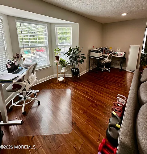 210 Tulip Ln Photo 1