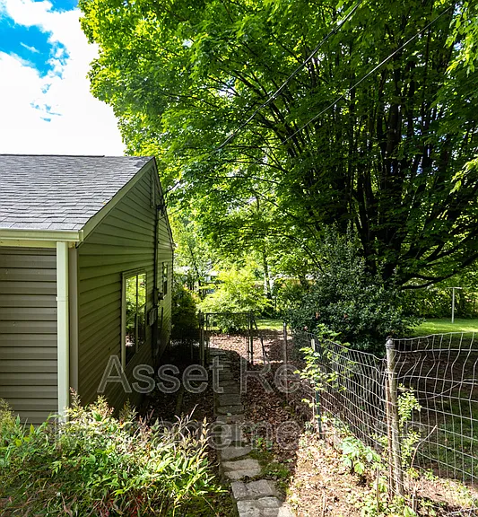 2313 Brice St — Photo 33