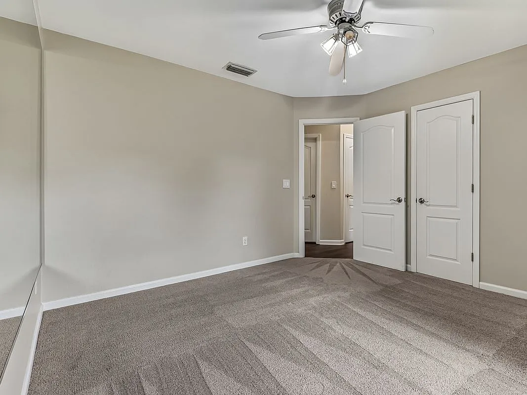4 bed, 3.0 bath, 2556 sqft, $4,200 — Photo 4