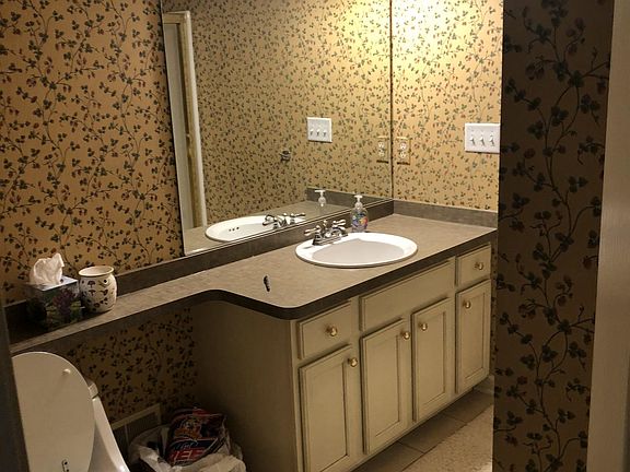 1st floor bathroom with tub and shower