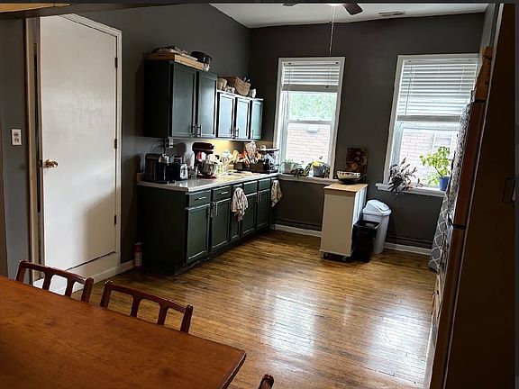 3rd image of 3240 S Morgan St #2F
