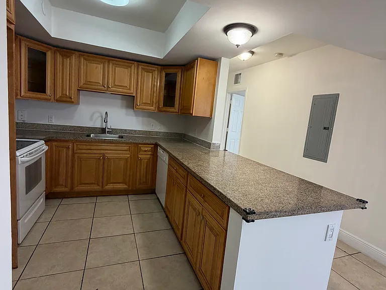 6357 SW 8th St #807 — Photo 6