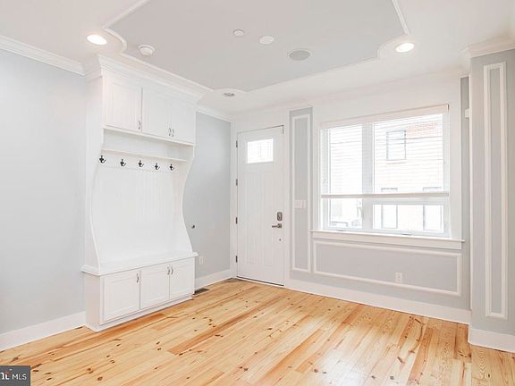 4th image of 1531 Dorrance St