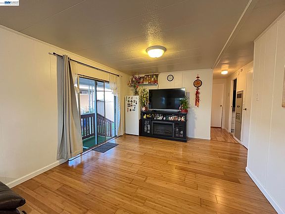 4th image of 1514 Macatera Ave