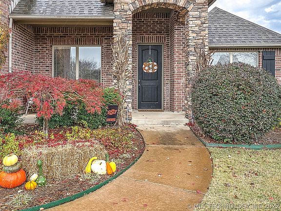 3rd image of 14600 Jordan Ct