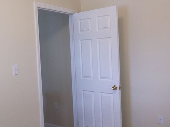 Apt 1