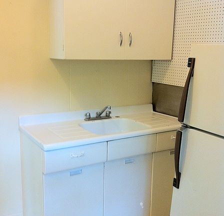 4th image of 215 Dayton St APT 1