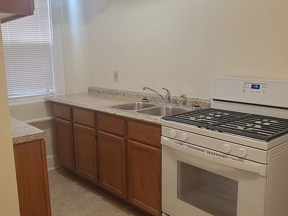 5th image of 1425 Grand Ave #11