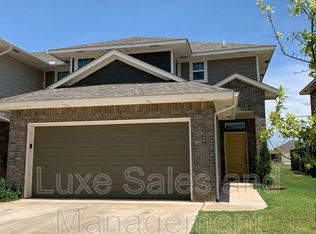 763 SW 14th St, Moore, OK 73160