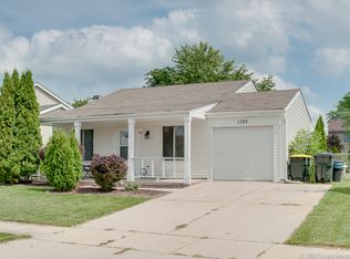 1385 Spring Valley Dr, Carol Stream, IL 60188