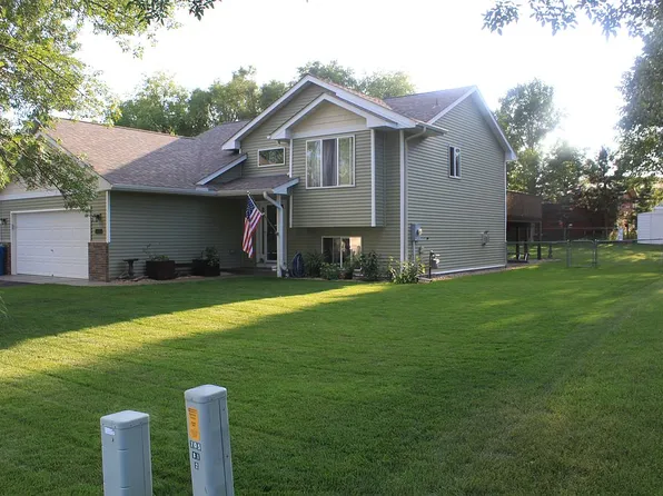 11182 Woods Edge Ave SE, Becker, MN 55308