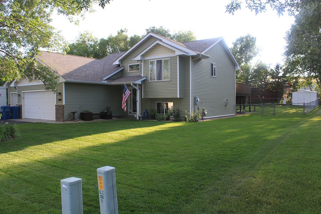 11182 Woods Edge Ave SE - Property Image