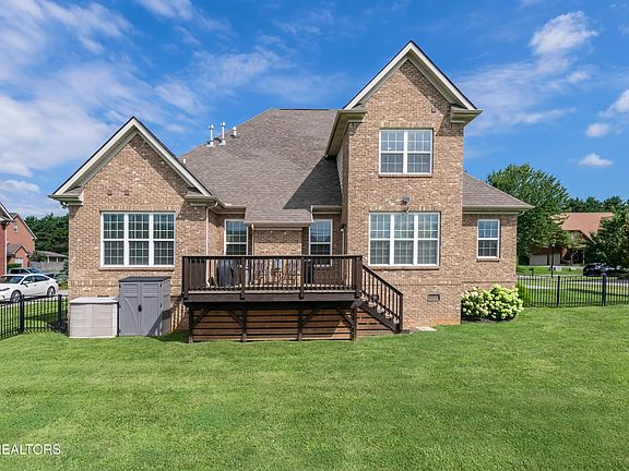 4th image of 5731 Enchanted Ln