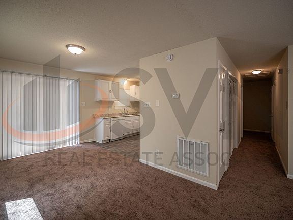 4th image of 305 Hardee St