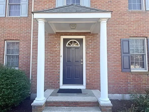 2 bed, 1.5 bath, 950 sqft, $2,900 — Photo 2