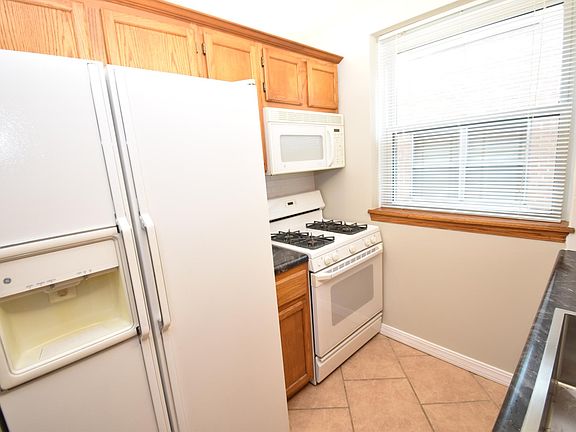 2nd image of 5016 Jamieson Ave Floor 1