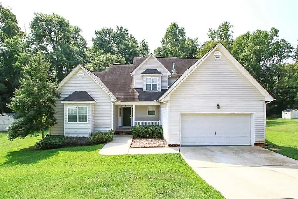 109 Deerfield Dr photo 1