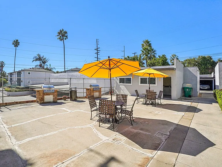 Ladera Townhouse — Photo 18