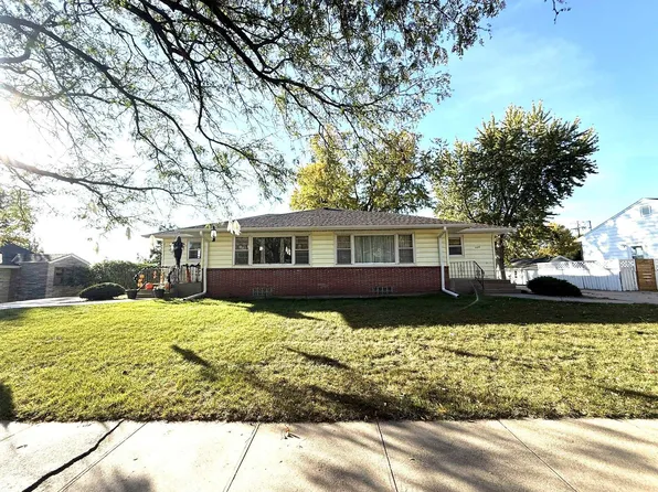 306-308 W 33rd St, Kearney, NE 68845