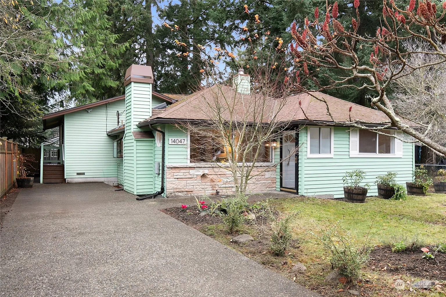 14047 Wallingford Avenue N photo 1