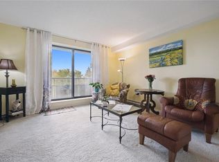 93 Westwood Rd #403, Guelph, ON