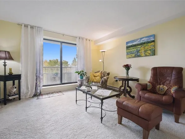 93 Westwood Rd #403, Guelph, ON N1H 7J7