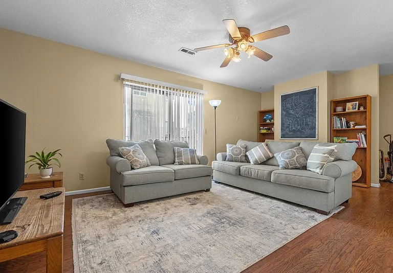 72 W 880 N #10 — Photo 1