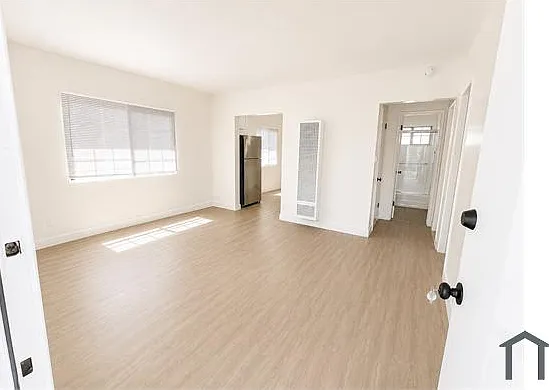 8410 S Figueroa St #17 — Photo 1