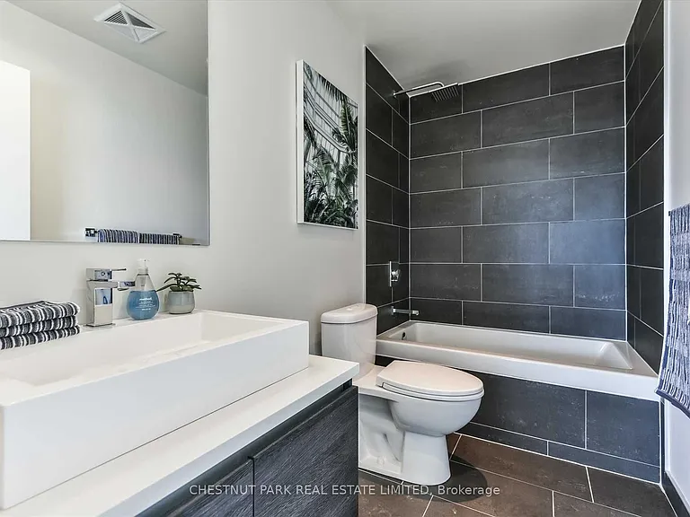 111 Bathurst St #908 — Photo 9