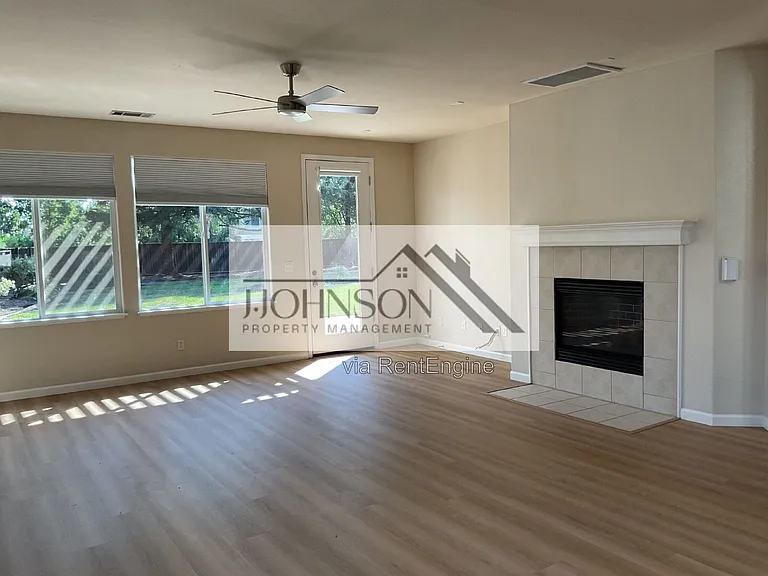 2408 Victor Ct — Photo 4