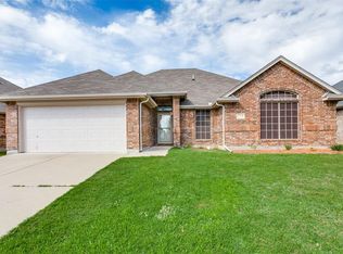 724 Blue Marlin Dr, Burleson, TX 76028