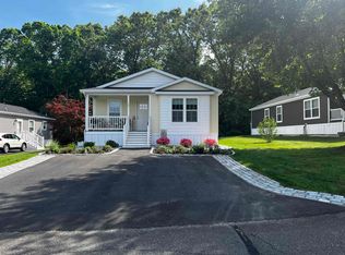 16 Dawn Dr, Concord, NH 03303