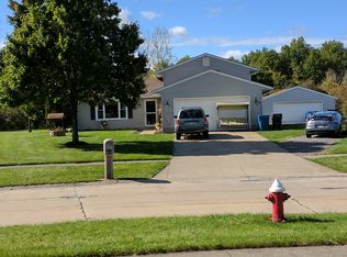 5188 Berkeley Dr, Sheffield Village, OH 44054