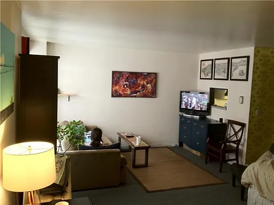 Rented by HighRiseNY | media 21