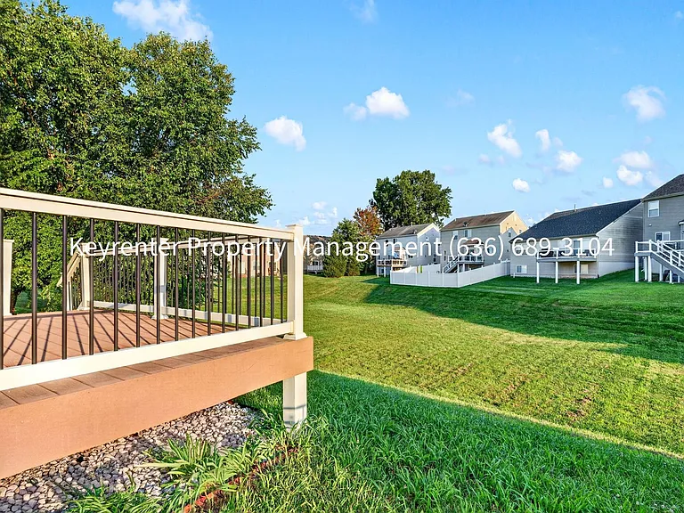 411 Angelique Pl — Photo 39