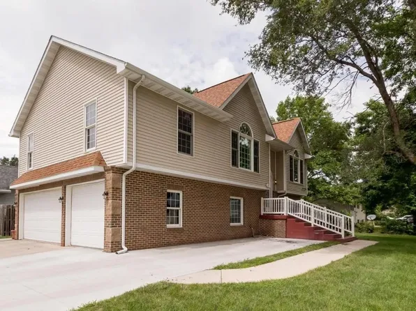 4003 Marigold Dr, Ames, IA 50014