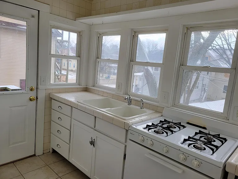512 College Ave #2 — Photo 1