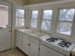 512 College Ave APT 2, Dekalb, IL 60115