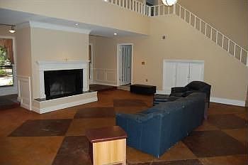 4th image of 121 Marina Blvd