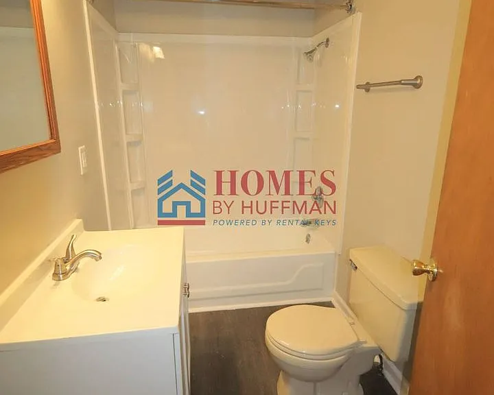 1713 Hawthorne Ave — Photo 16