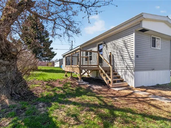 45 Rose Ave, Riverview, NB E1B 5B3