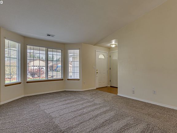 3rd image of 15905 NE 77th Cir
