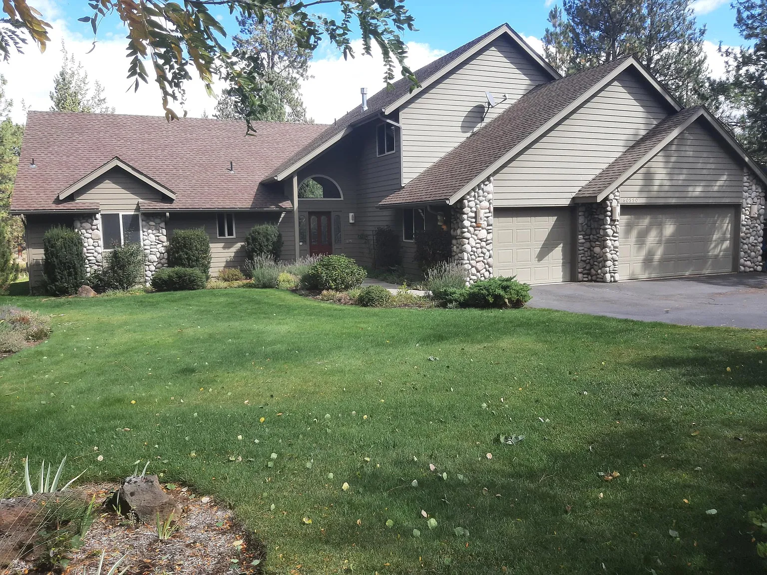 60590 Mayberry Ct — Photo 1