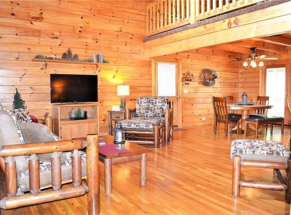 4th image of 1155 Windy Acres